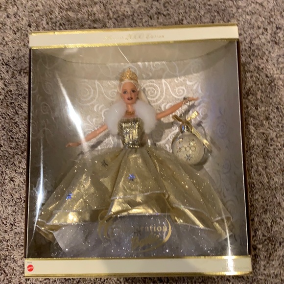 Special Edition 2000 Celebration Barbie - Picture 1 of 3